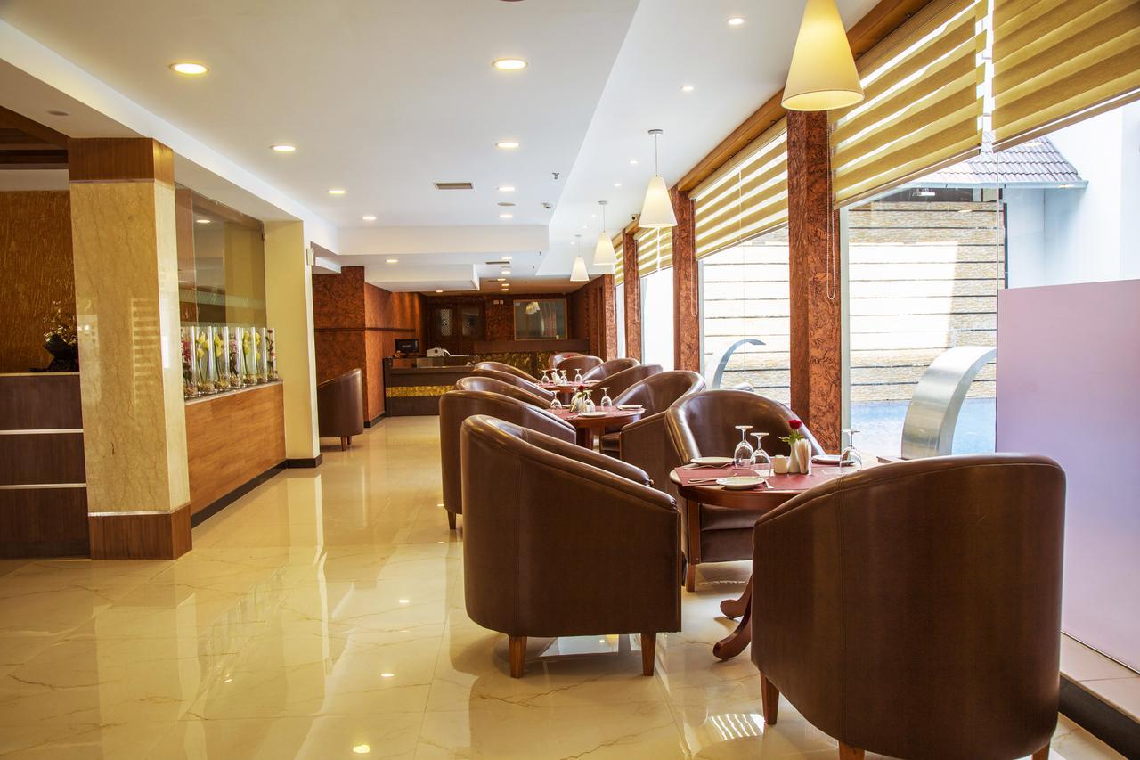 Hill Palace Hotel & Spa Kochi Eksteriør bilde